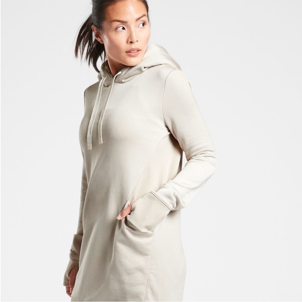 Athleta Triumph Luxe Shine Hoodie Dress Medium
Cream/Tan/Greige